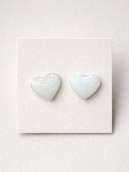 Серёжки-гвоздики Сердечки, дерево, белые, фото 1.