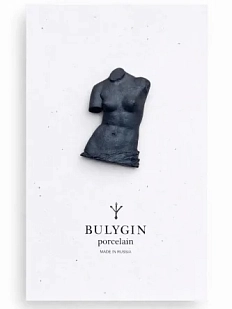 Брошь ручной работы Фарфор Булыгина «Античный торс», чёрная