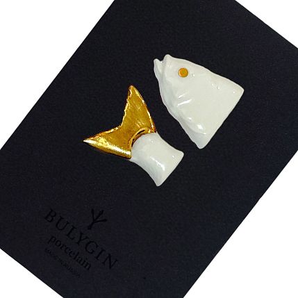 Брошь ручной работы Bulygin «Рыбий хвост» большая, фарфор, бело-золотистая, фото 1.