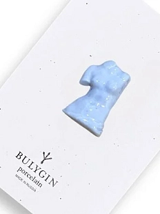 Брошь ручной работы Фарфор Булыгина «Античный торс», голубая