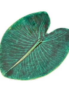 Тарелка ручной работы Керумбия в форме листа «Кувшинка», керамика, 21 см