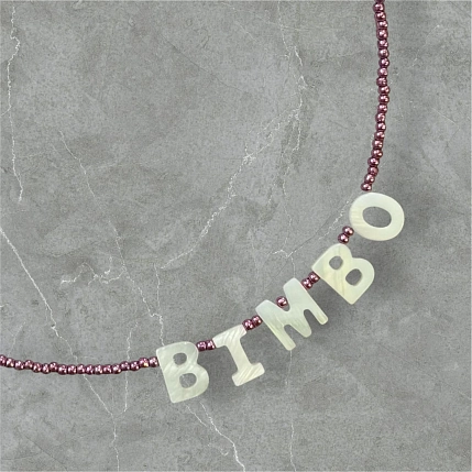 Чокер ручной работы DARI DARI с надписью перламутровыми бусинами «Bimbo», бисер, розовый, фото 5.