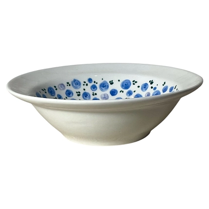 Глубокая тарелка ручной работы Slowday Ceramics с синими розочками, полуфарфор, 19 см, фото 3.