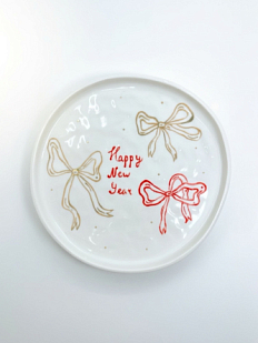 Тарелка ручной работы на Новый год с бантиками «Happy New Year», керамика, 23 см