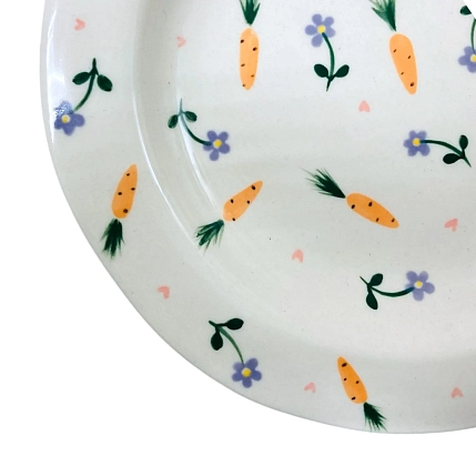 Тарелка ручной работы Slowday Ceramics с морковками и сиреневыми цветочками «Винтаж», керамика, 20 см, фото 3.
