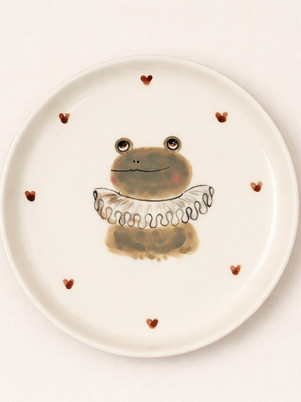 Тарелка ручной работы Ким керамика с бортиком Лягушка в жабо с сердечками, белая, фарфор, 14 см, фото 1.