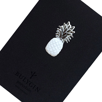 Брошь ручной работы Bulygin «Ананас», бело-серебристая, фарфор, фото 1.