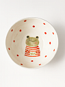 Тарелка глубокая ручной работы Лягушка в полосатом свитере, белая в красный горошек, фарфор, 12 см, превью фото 1