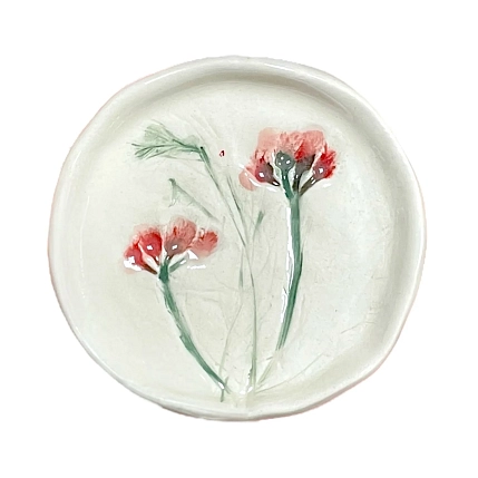 Блюдце для украшений ручной работы Чашки и поцелуи «Красные цветочки», полуфарфор, 7 см, фото 1.