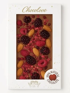 Шоколад молочный с ежевикой, вишней, малиной и миндалем