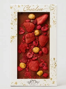 Молочный бельгийский шоколад с клубникой, малиной и фундуком