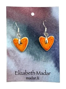 Серьги Elizabeth Madar в форме сердечек с серебряной фурнитурой, керамика, оранжевые