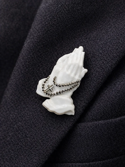 Брошь ручной работы Фарфор Булыгина «Молитва», бело-серебристая, фото 3.