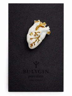 Брошь ручной работы Фарфор Булыгина «Сердце», бело-золотистая