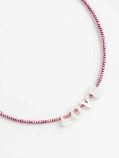 Чокер ручной работы DARI DARI с надписью перламутровыми бусинами «Love», бисер, розовый