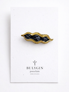 Брошь ручной работы Bulygin «Горох», фарфор, чёрно-золотистая