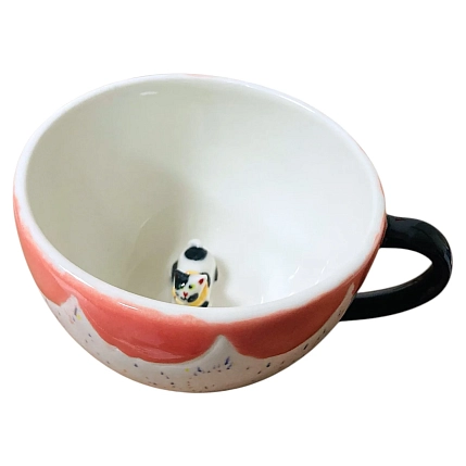 Кружка ручной работы Маковка с фигуркой внутри «Котик», бело-розовая, 300 мл, круглая, фото 1.