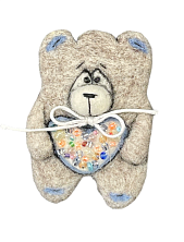 Брошь ручной работы Мишка с сердечком из бисера, шерсть