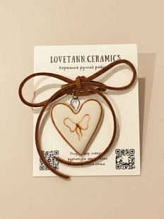 Чокер ручной работы с сердечком «Бантик» на шнурке, полуфарфор