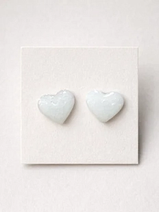 Серёжки-гвоздики Сердечки, дерево, белые