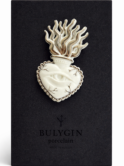 Брошь ручной работы Bulygin «Огненное сердце», фарфор, бело-серебристая, фото 1.