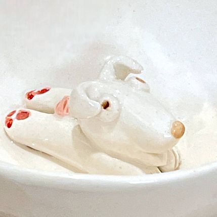 Пиала ручной работы с фигуркой внутри Собачка, белая, керамика, 10,5 см, фото 6.