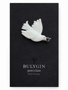 Брошь ручной работы Фарфор Булыгина «Голубка Пикассо», бело-серебристая