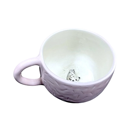 Кружка ручной работы Мама Черепаха с фигуркой внутри Тюлень, розовая, 400 мл, фото 1.