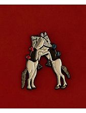 Металлический значок Heart of Moscow «Битва лошадей» серия Страдающее средневековье