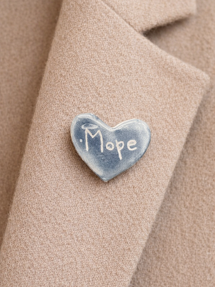 Брошь ручной работы сердечко «Море», серая, керамика, фото 2.