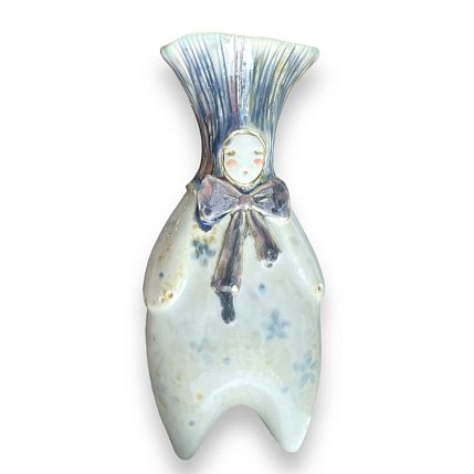 Ваза ручной работы «Собеседник» с бантиком, белый, керамика, фото 4.