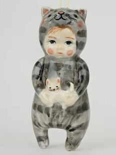 Ёлочная игрушка Ким керамика «Малыш в костюме котика», 10 см, фарфор