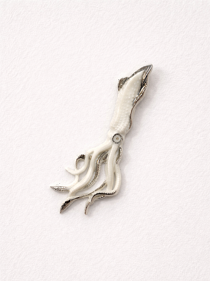 Брошь ручной работы Bulygin «Кальмар», фарфор, бело-серебристая, фото 2.