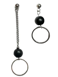 Асимметричные серьги с кольцами, ювелирная сталь, чёрные