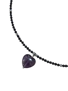 Чокер ручной работы из шпинели с подвеской-сердце