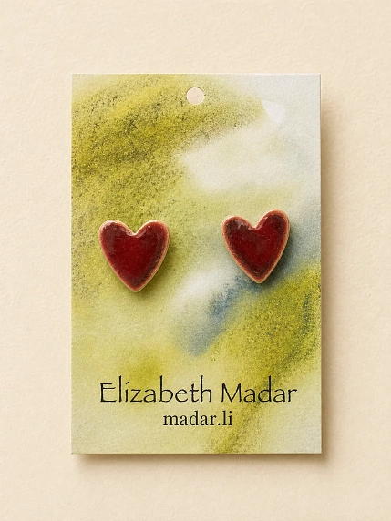Серёжки-гвоздики Elizabeth Madar Сердечки, керамика, бордовые, фото 1.