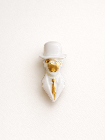 Брошь ручной работы Bulygin «Магритт», фарфор, бело-золотистая, фото 3.