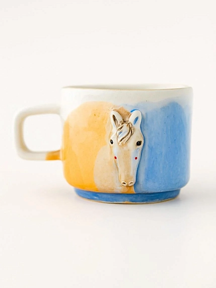 Кружка ручной работы Мария Гордеева с фигуркой «Лошадка», оранжево-голубая, полуфарфор, 250 мл, фото 1.