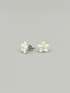 Серёжки-гвоздики «Маленькие цветочки», белые, фарфор