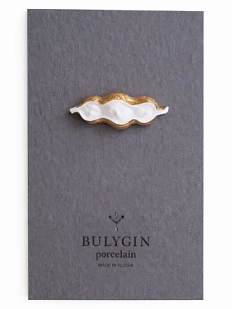 Брошь ручной работы Фарфор Булыгина «Горох», бело-золотистая
