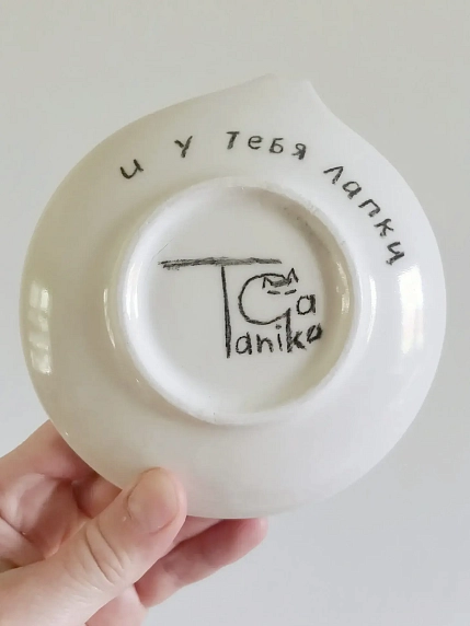 Блюдце ручной работы Taniko Ga «Ты просто котик», белая, керамика, 12 см, фото 2.