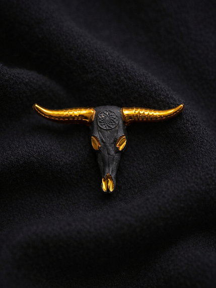 Брошь ручной работы Bulygin «Бык», фарфор, чёрно-золотистая, фото 2.