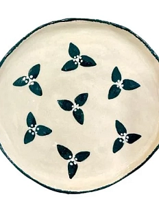 Тарелка ручной работы Малёма с росписью Трёхлистник, керамика, 14,5 см