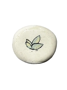 Брошь ручной работы Керемет «Зелёный листик», керамика, круглая