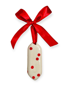 Ёлочная игрушка конфета «Красные точки», белая керамика