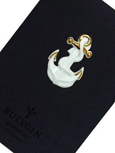 Брошь ручной работы Bulygin «Якорь», фарфор, бело-золотистая