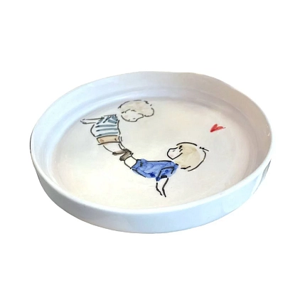 Тарелка ручной работы НАДО ЖЕ с бортиком Мальчик с девочкой, керамика, 13-14 см, фото 3.