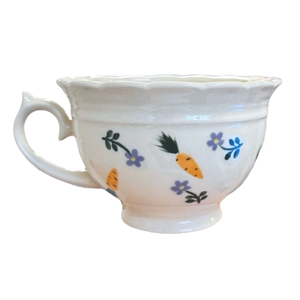Чашка для чая ручной работы Slowday Ceramics в сиреневый цветочек и морковку «Винтаж», полуфарфор, 250 мл, фото 1.