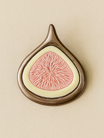 Брошь ручной работы Екатерина Юдо «Инжир», бронзовая, керамика, фото 1.