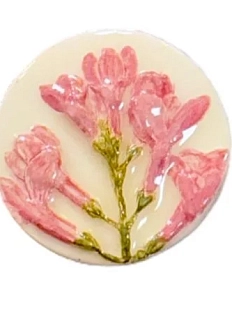 Брошь ручной работы Elizabeth Madar Барельеф цветов, розовая, керамика